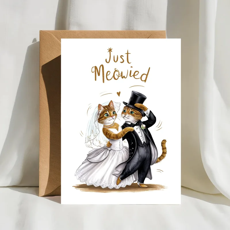 Just Married Cat Card: Two Cats Dancing at Their Wedding