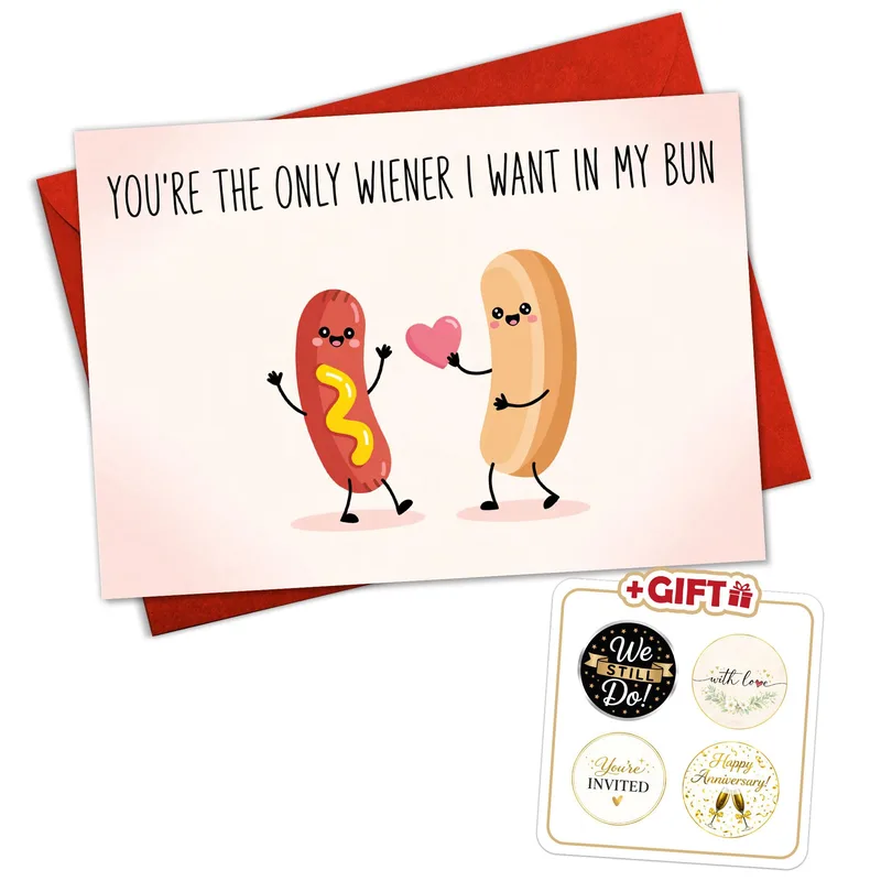 Hot Dogs in Love Card: Wiener in My Bun Greeting Card